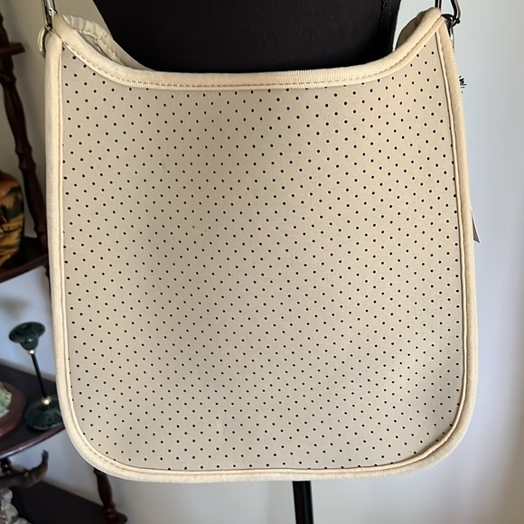 NWT ah-dorned New York perforated neoprene handbag w/strap; color: cashmere. - Picture 7 of 9